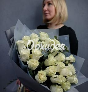 Букет белая роза в оформлении 31шт.
