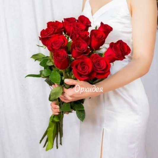 Букет из 15 красных роз