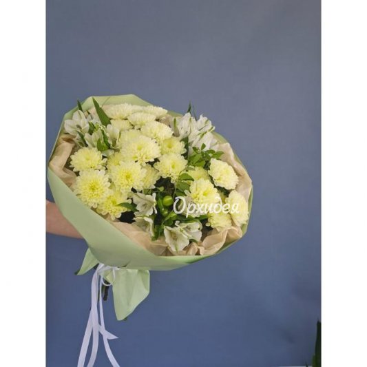 Букет &laquo;Кустовая хризантема и альстромерия&raquo;